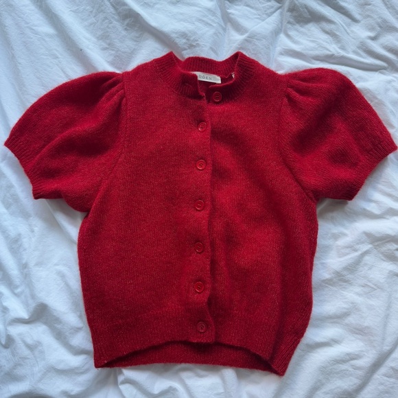 red doen cardigan 🍎 - Picture 4 of 9